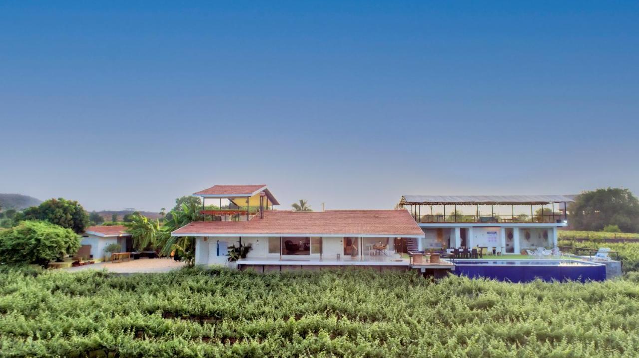 Saffronstays Onellaa, Nashik - Infinity Pool Villa Surrounded By A Vineyard Luaran gambar