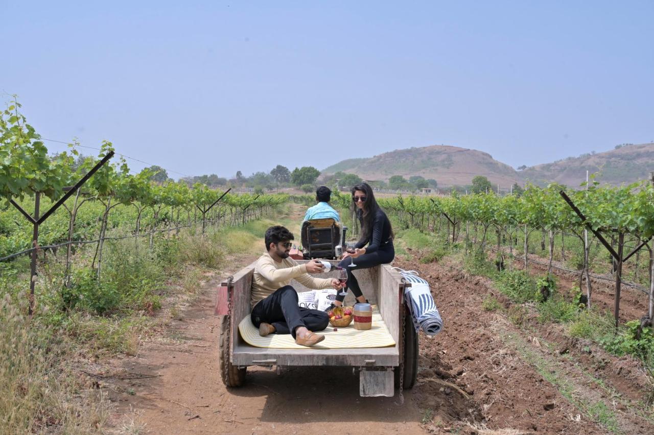 Saffronstays Onellaa, Nashik - Infinity Pool Villa Surrounded By A Vineyard Luaran gambar