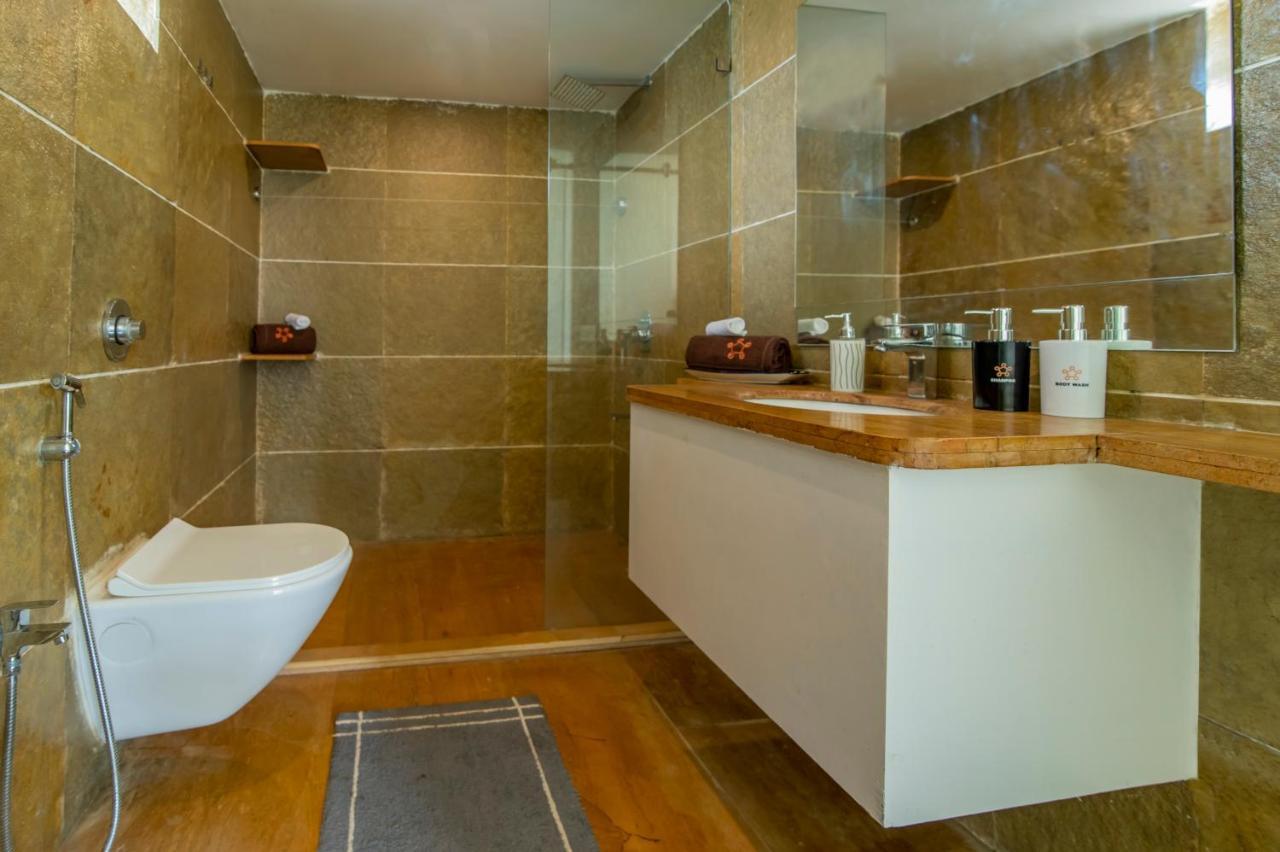 Saffronstays Onellaa, Nashik - Infinity Pool Villa Surrounded By A Vineyard Luaran gambar